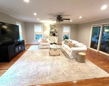 3625 Kelway Avenue - Photo Thumbnail 11