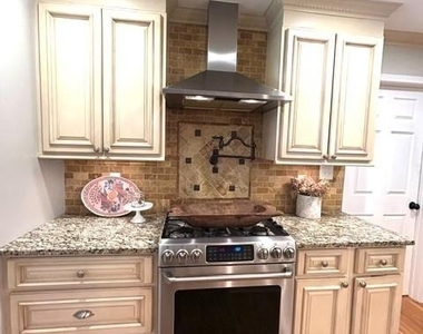 3625 Kelway Avenue - Photo Thumbnail 8
