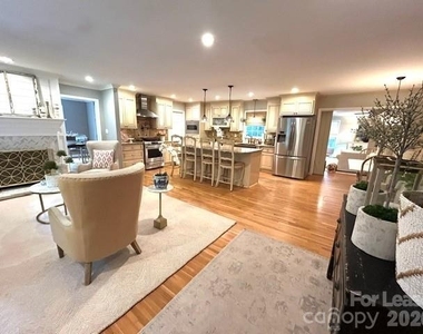 3625 Kelway Avenue - Photo Thumbnail 10