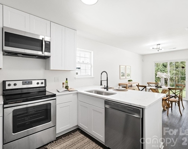 913 Tennyson Drive - Photo Thumbnail 3