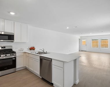 3109 Lynmar Lane - Photo Thumbnail 2