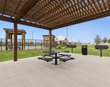 3109 Lynmar Lane - Photo Thumbnail 36