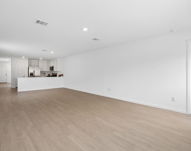 3109 Lynmar Lane - Photo Thumbnail 7