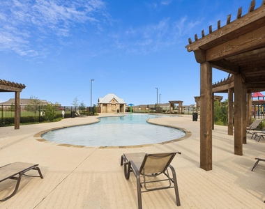 3109 Lynmar Lane - Photo Thumbnail 32