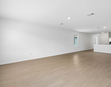 3109 Lynmar Lane - Photo Thumbnail 8