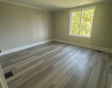 634 Mckee Street - Photo Thumbnail 4