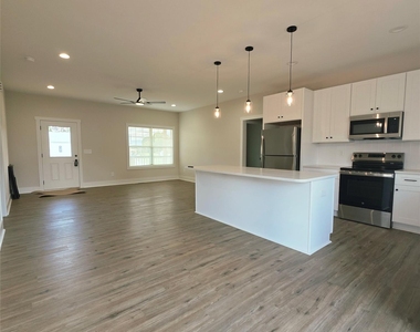 118 Wetmore Road - Photo Thumbnail 3