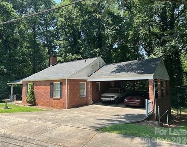 399 Westwood Drive - Photo Thumbnail 1