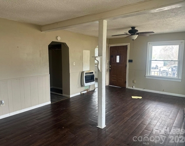 1323 7th Street - Photo Thumbnail 7