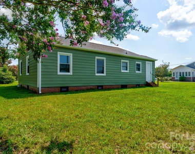 2202 W Stage Coach Trail - Photo Thumbnail 11