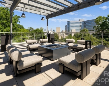 1755 Lombardy Circle - Photo Thumbnail 12