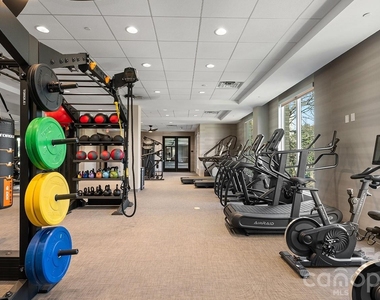 1755 Lombardy Circle - Photo Thumbnail 6