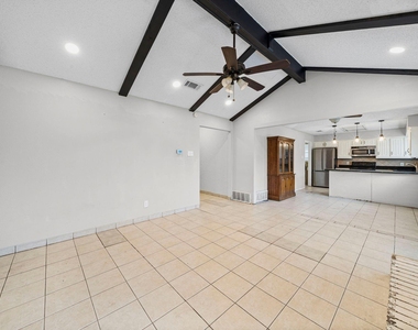 4022 William Street - Photo Thumbnail 3
