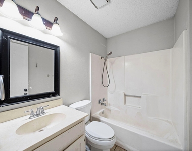 4022 William Street - Photo Thumbnail 15