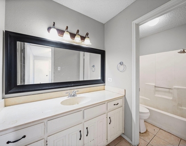 4022 William Street - Photo Thumbnail 11