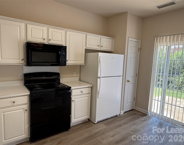 2146 Mckenzie Creek Drive - Photo Thumbnail 5