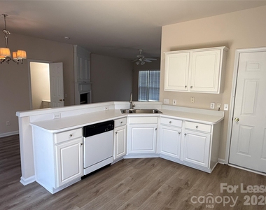 2146 Mckenzie Creek Drive - Photo Thumbnail 4