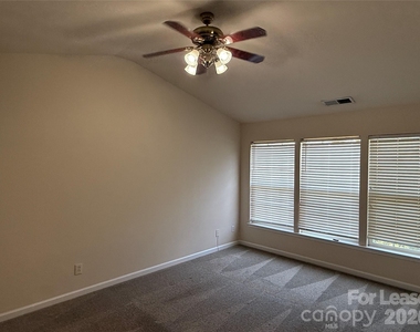 2146 Mckenzie Creek Drive - Photo Thumbnail 12