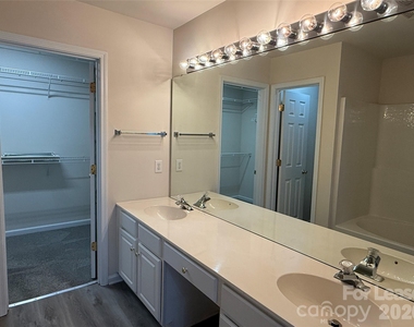 2146 Mckenzie Creek Drive - Photo Thumbnail 14