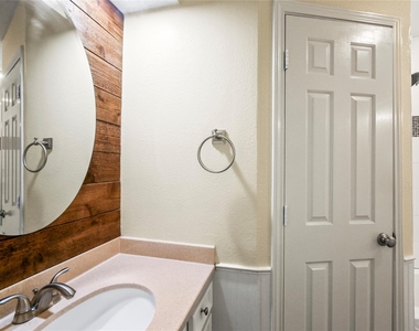 7838 Williams Avenue - Photo Thumbnail 22