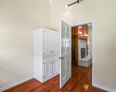 7838 Williams Avenue - Photo Thumbnail 18