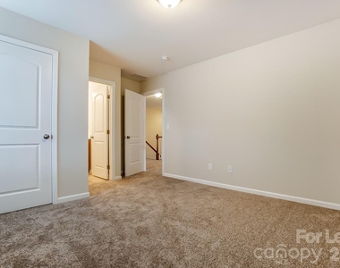 1934 Madeira Circle - Photo Thumbnail 33