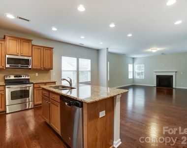 1934 Madeira Circle - Photo Thumbnail 36