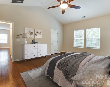 1934 Madeira Circle - Photo Thumbnail 6