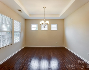 1934 Madeira Circle - Photo Thumbnail 32