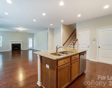 1934 Madeira Circle - Photo Thumbnail 39
