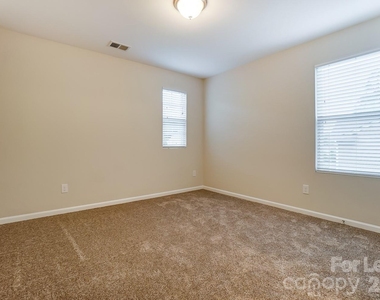 1934 Madeira Circle - Photo Thumbnail 29