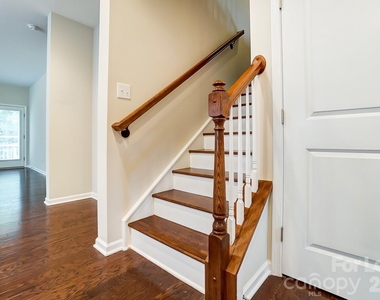 1934 Madeira Circle - Photo Thumbnail 23