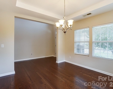 1934 Madeira Circle - Photo Thumbnail 17