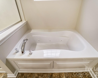 1934 Madeira Circle - Photo Thumbnail 22