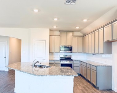 10809 Table Bluff Street - Photo Thumbnail 8