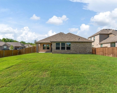 1253 Carinna Drive - Photo Thumbnail 4