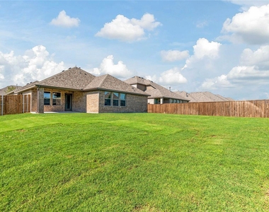 1253 Carinna Drive - Photo Thumbnail 6