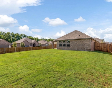 1253 Carinna Drive - Photo Thumbnail 5