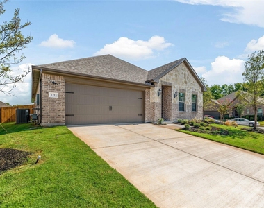 1253 Carinna Drive - Photo Thumbnail 3