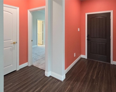 1416 Waverley Drive - Photo Thumbnail 2