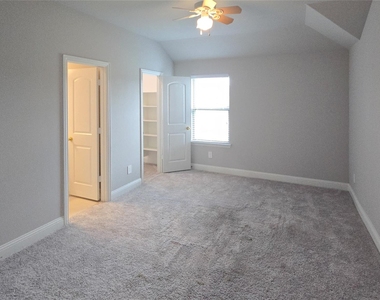1416 Waverley Drive - Photo Thumbnail 10