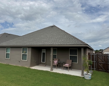 1602 Maple Ridge Drive - Photo Thumbnail 12