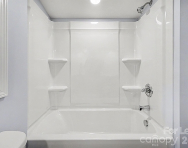 841 Mcarthur Avenue - Photo Thumbnail 14