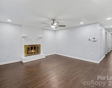 841 Mcarthur Avenue - Photo Thumbnail 2
