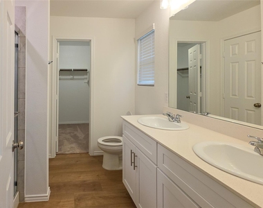 2421 Castlebar Drive - Photo Thumbnail 11