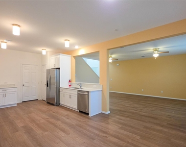 2421 Castlebar Drive - Photo Thumbnail 5