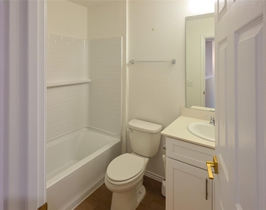 2421 Castlebar Drive - Photo Thumbnail 19