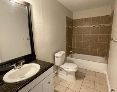 4921 Ashlock Drive - Photo Thumbnail 11