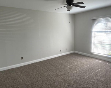4921 Ashlock Drive - Photo Thumbnail 8
