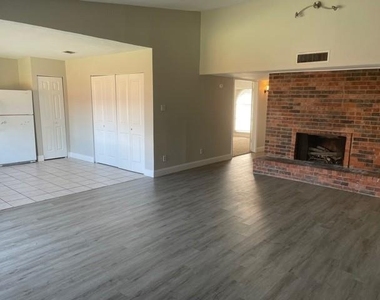4921 Ashlock Drive - Photo Thumbnail 6